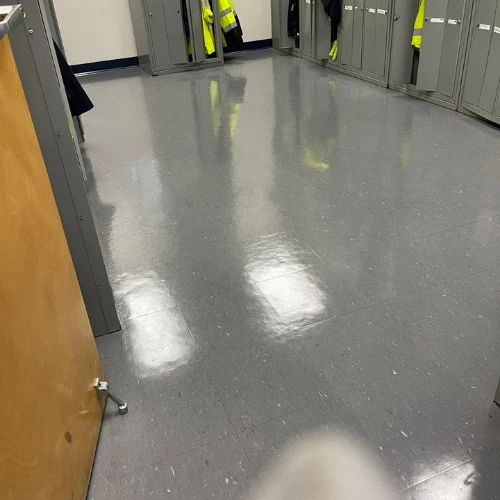 Cleaning Company in Boston. Exclusive commercial and residential cleaning services. We want you to feel at home wherever you are. Our cleaning services not only remove dirt but also create a warm and welcoming environment. Discover the pleasure of living and working in truly clean spaces.