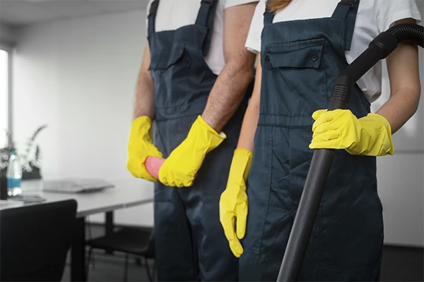 Cleaning Company in Boston. Exclusive commercial and residential cleaning services. We want you to feel at home wherever you are. Our cleaning services not only remove dirt but also create a warm and welcoming environment. Discover the pleasure of living and working in truly clean spaces.
